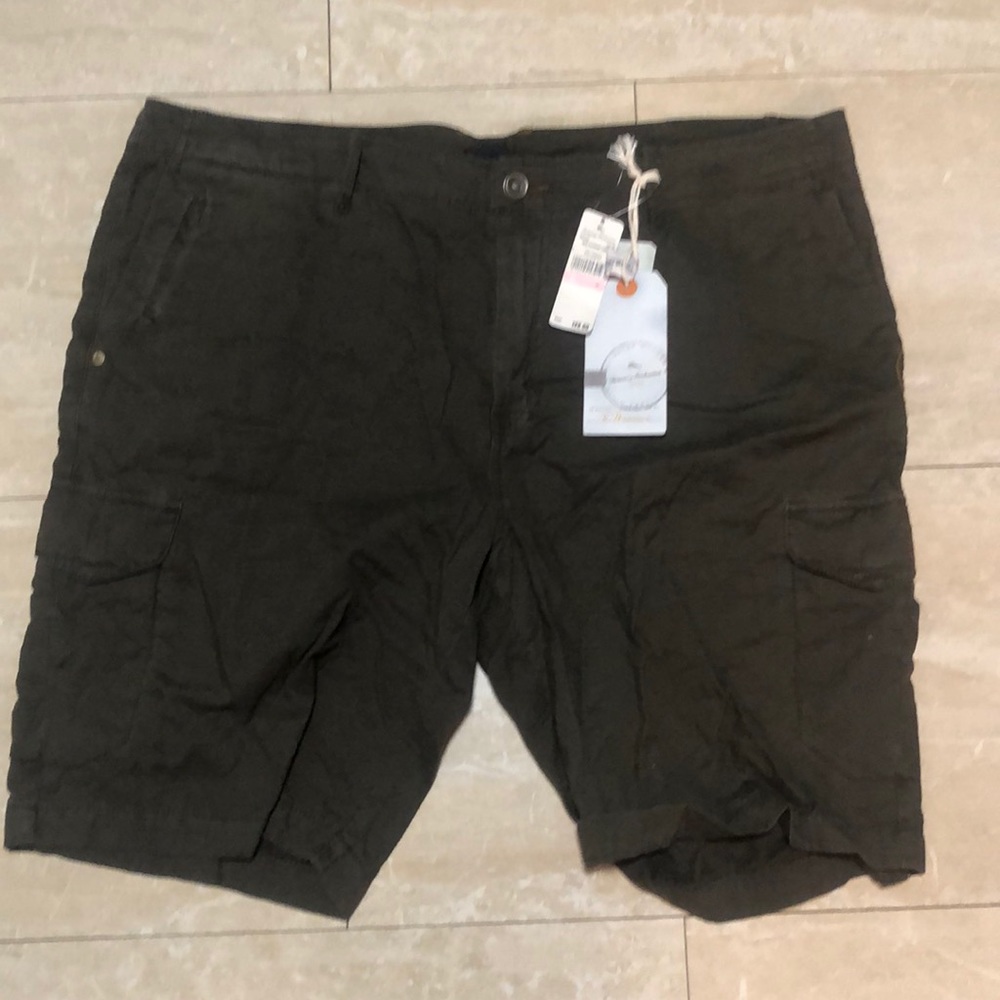 Tommy Bahama size 40 dark green cargo